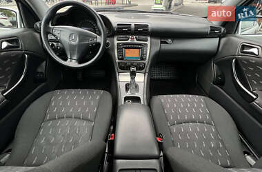 Купе Mercedes-Benz C-Class 2004 в 