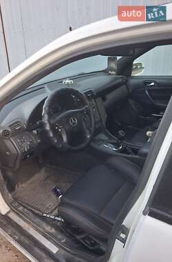 Седан Mercedes-Benz C-Class 2001 в 
