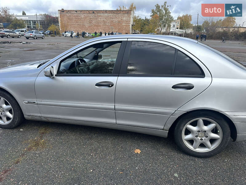 Седан Mercedes-Benz C-Class 2002 в Чернигове фото 8 Седан Mercedes-Benz C-Class 2002 в Чернигове