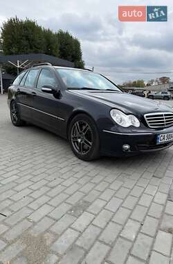Универсал Mercedes-Benz C-Class 2004 в  фото 4 Универсал Mercedes-Benz C-Class 2004 в