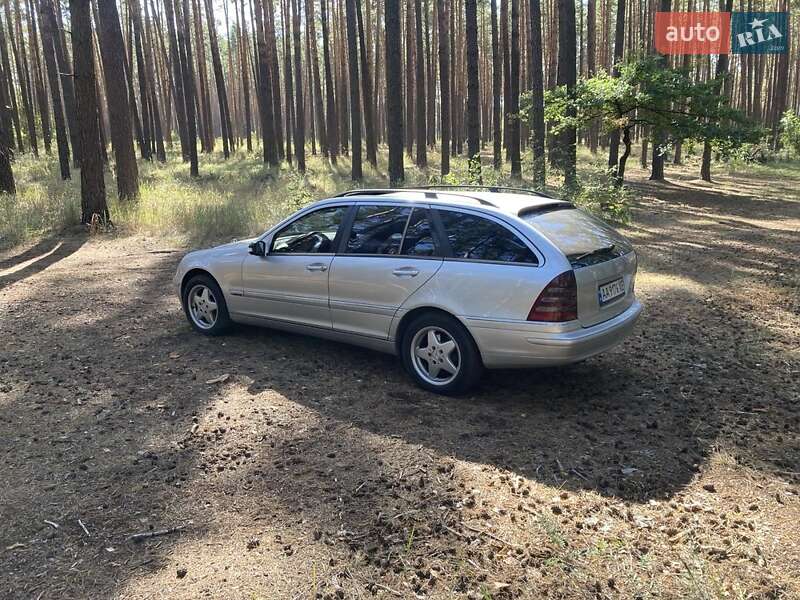 Універсал Mercedes-Benz C-Class 2001 в Києві