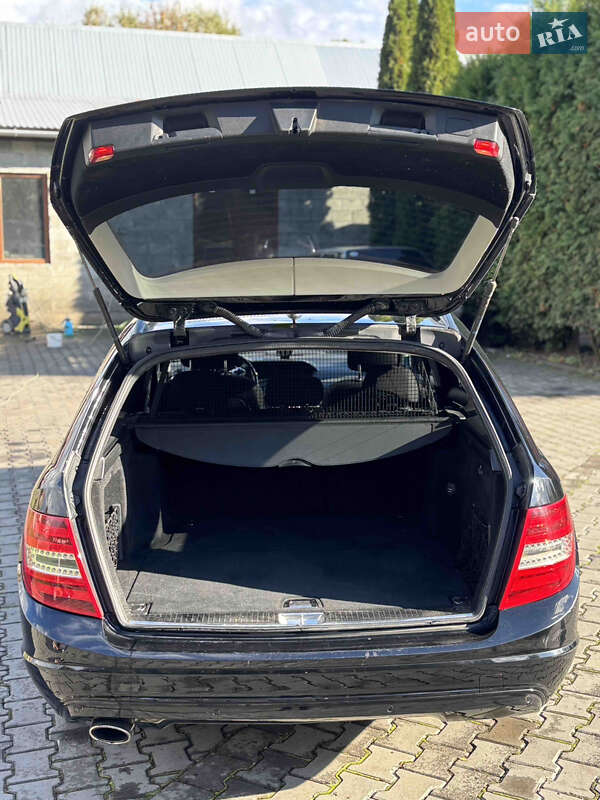 Універсал Mercedes-Benz C-Class 2013 в Львові