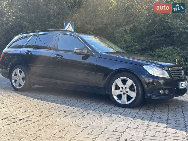 Універсал Mercedes-Benz C-Class 2013 в Львові