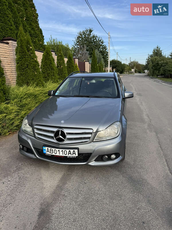 Mercedes-Benz C-Class 2011
