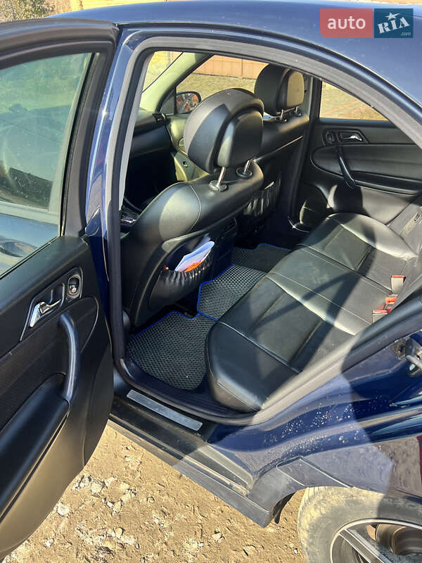 Седан Mercedes-Benz C-Class 2005 в Ровно фото 7 Седан Mercedes-Benz C-Class 2005 в Ровно