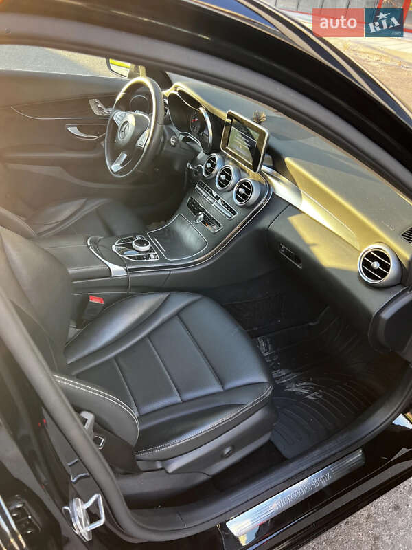 Седан Mercedes-Benz C-Class 2017 в Киеве