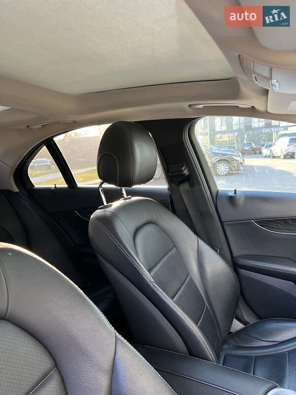 Седан Mercedes-Benz C-Class 2017 в Киеве