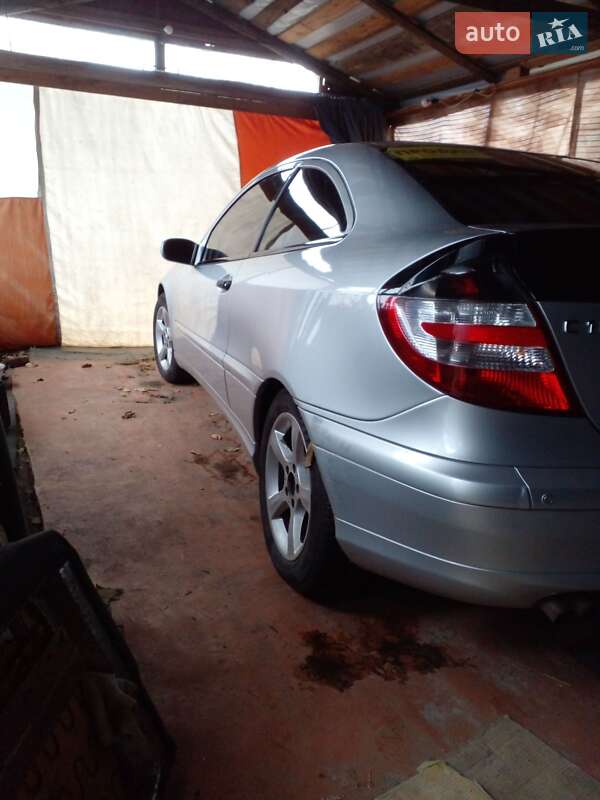 Купе Mercedes-Benz C-Class 2004 в Новій Водолагі фото 5 Купе Mercedes-Benz C-Class 2004 в Новій Водолагі