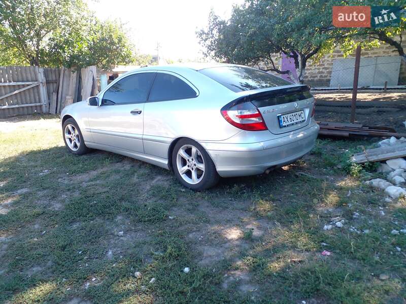 Купе Mercedes-Benz C-Class 2004 в Новій Водолагі фото 7 Купе Mercedes-Benz C-Class 2004 в Новій Водолагі