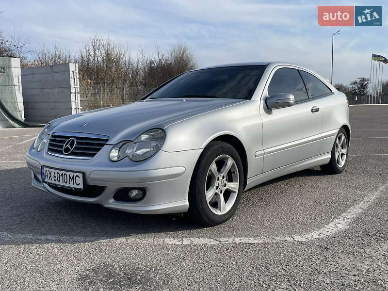 Купе Mercedes-Benz C-Class 2004 в Новій Водолагі фото 15 Купе Mercedes-Benz C-Class 2004 в Новій Водолагі