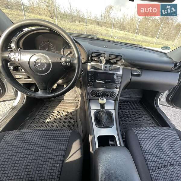 Купе Mercedes-Benz C-Class 2004 в Новій Водолагі фото 24 Купе Mercedes-Benz C-Class 2004 в Новій Водолагі