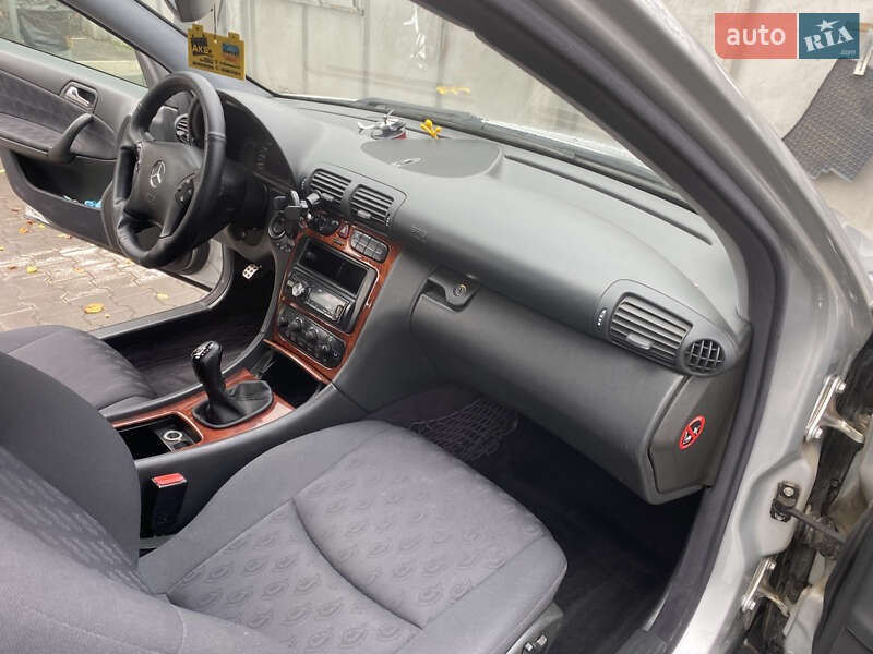 Универсал Mercedes-Benz C-Class 2003 в Житомире фото 12 Универсал Mercedes-Benz C-Class 2003 в Житомире