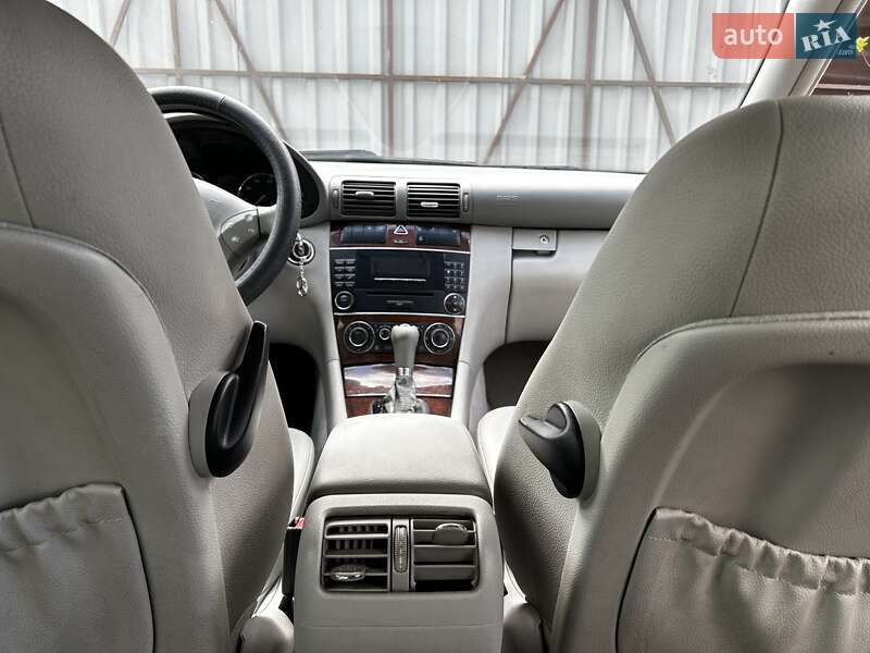 Седан Mercedes-Benz C-Class 2007 в Киеве фото 9 Седан Mercedes-Benz C-Class 2007 в Киеве