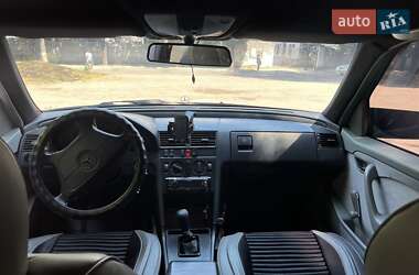 Седан Mercedes-Benz C-Class 1994 в  фото 18 Седан Mercedes-Benz C-Class 1994 в