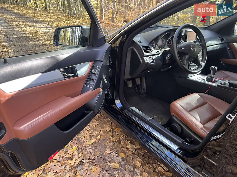 Седан Mercedes-Benz C-Class 2010 в Вінниці фото 33 Седан Mercedes-Benz C-Class 2010 в Вінниці