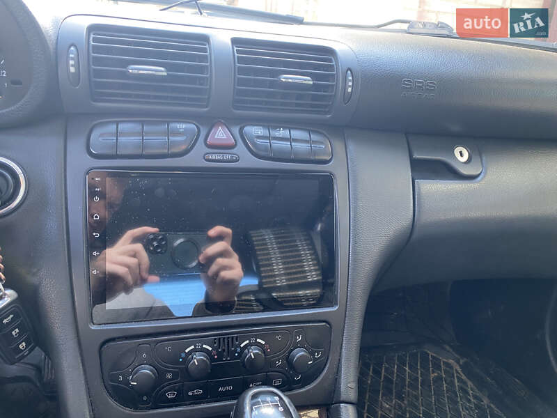 Седан Mercedes-Benz C-Class 2002 в Львове