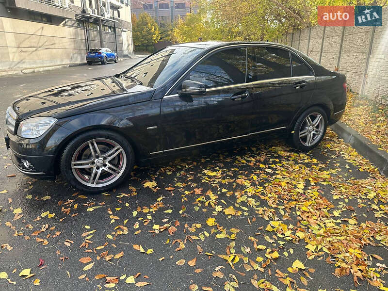Седан Mercedes-Benz C-Class 2008 в Дніпрі