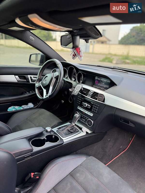 Купе Mercedes-Benz C-Class 2012 в Києві фото 8 Купе Mercedes-Benz C-Class 2012 в Києві