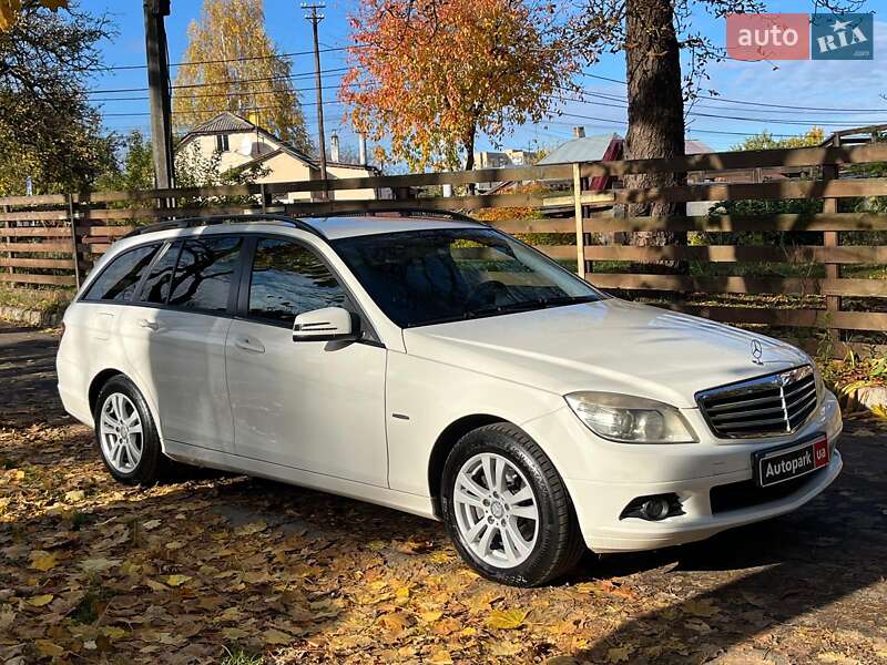 Универсал Mercedes-Benz C-Class 2010 в Киеве