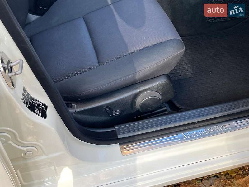 Универсал Mercedes-Benz C-Class 2010 в Киеве