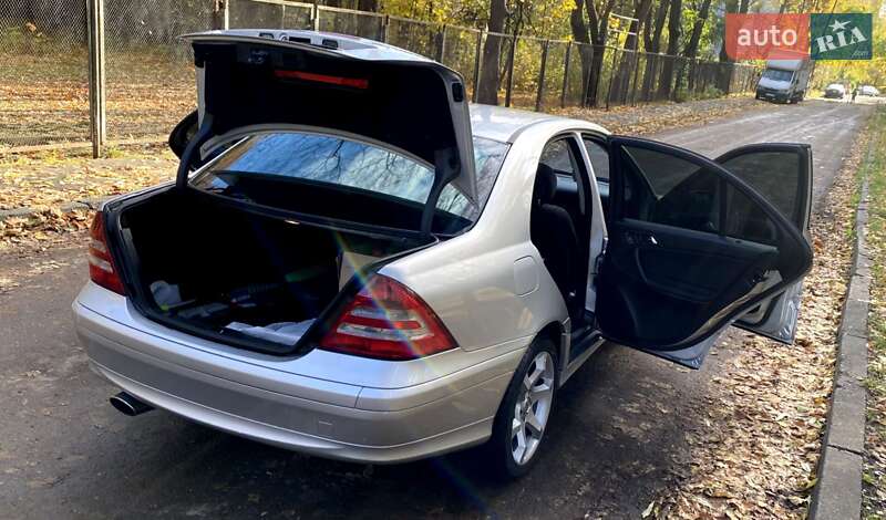 Седан Mercedes-Benz C-Class 2006 в Києві фото 30 Седан Mercedes-Benz C-Class 2006 в Києві