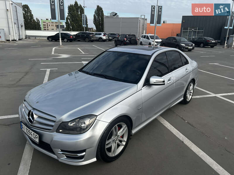 Mercedes-Benz C-Class 2011 Mercedes-Benz C-Class 2011