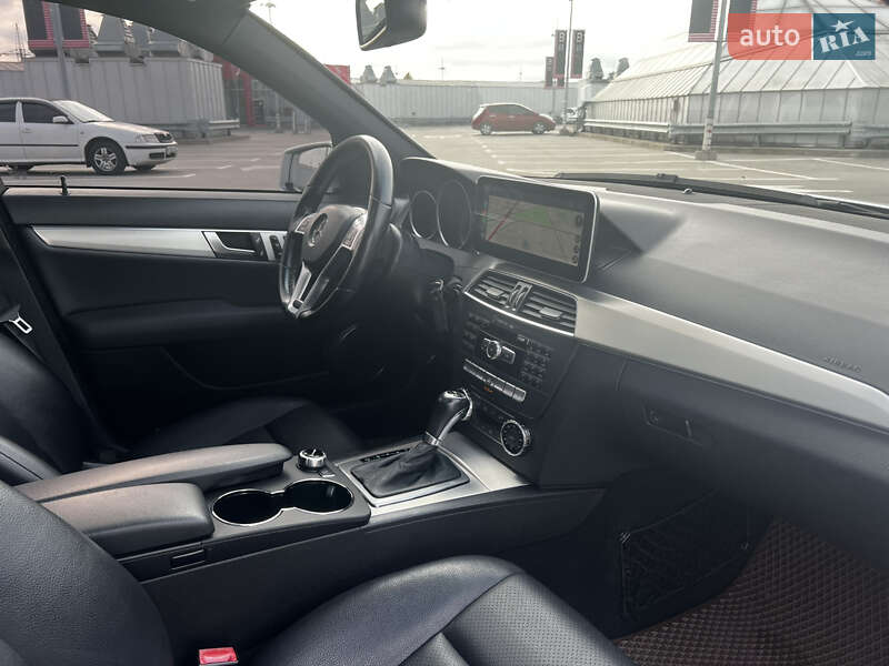 Седан Mercedes-Benz C-Class 2011 в Києві фото 13 Седан Mercedes-Benz C-Class 2011 в Києві