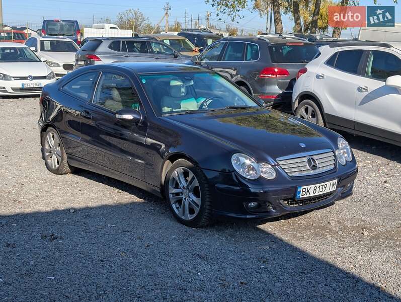 Купе Mercedes-Benz C-Class 2005 в Ровно