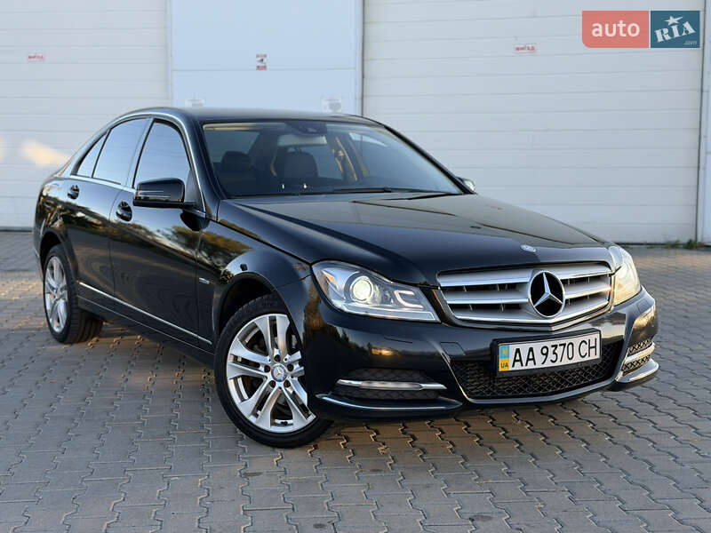 Седан Mercedes-Benz C-Class 2011 в Києві фото Седан Mercedes-Benz C-Class 2011 в Києві