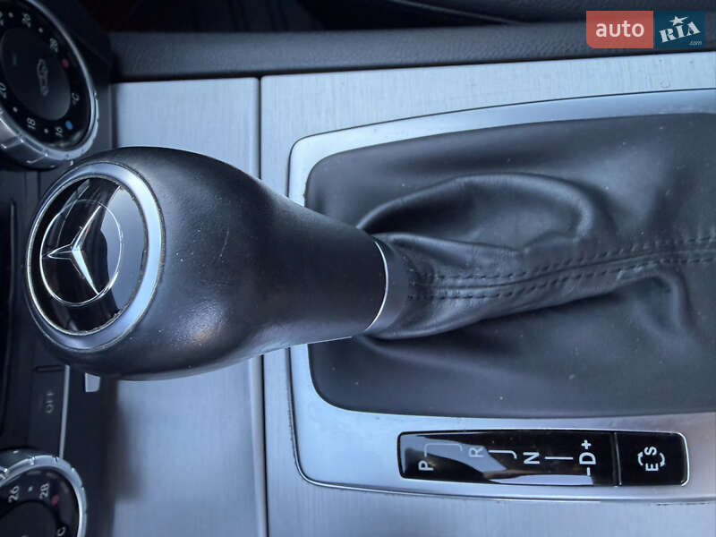Седан Mercedes-Benz C-Class 2011 в Києві фото 11 Седан Mercedes-Benz C-Class 2011 в Києві