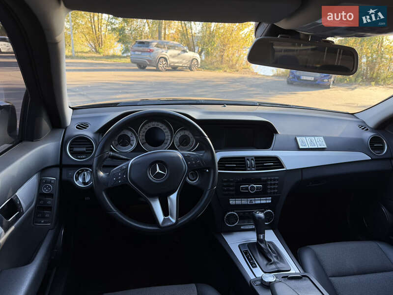 Седан Mercedes-Benz C-Class 2011 в Києві фото 21 Седан Mercedes-Benz C-Class 2011 в Києві