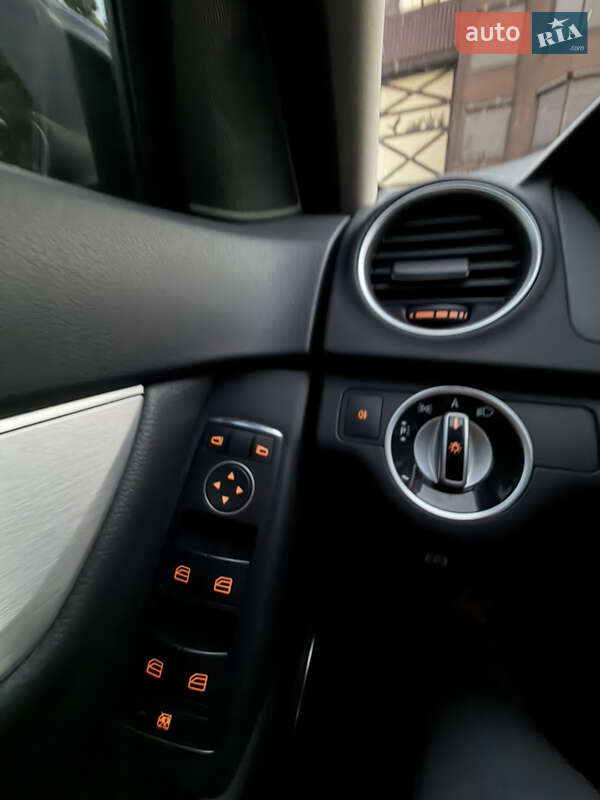 Седан Mercedes-Benz C-Class 2011 в Києві фото 72 Седан Mercedes-Benz C-Class 2011 в Києві