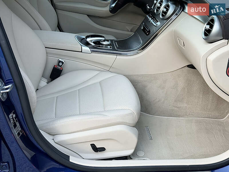Седан Mercedes-Benz C-Class 2018 в Києві фото 38 Седан Mercedes-Benz C-Class 2018 в Києві