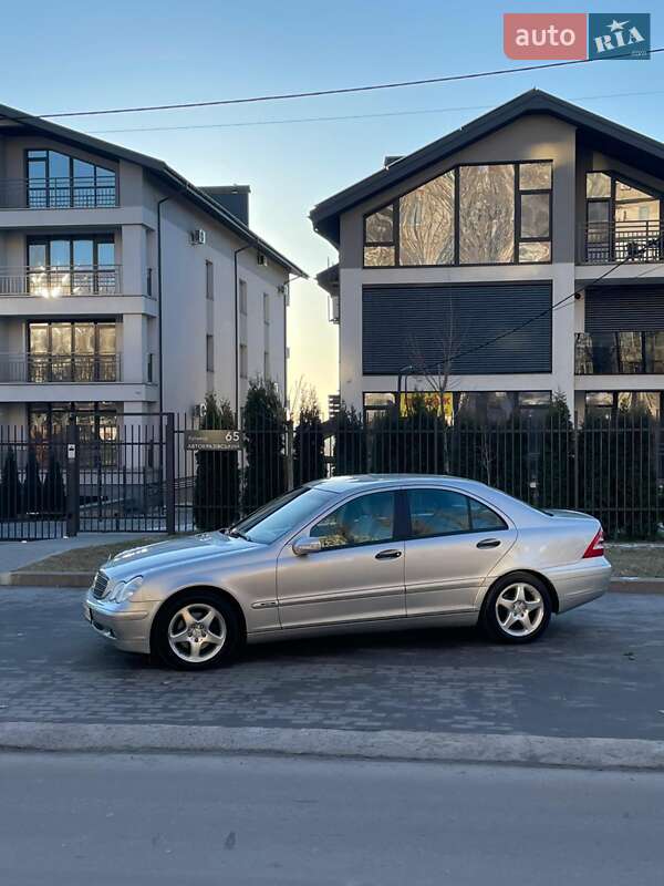 Седан Mercedes-Benz C-Class 2003 в Миколаєві