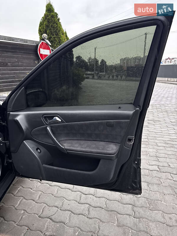 Седан Mercedes-Benz C-Class 2001 в Тернополі