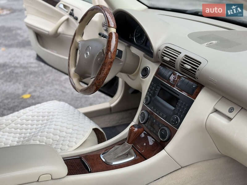 Універсал Mercedes-Benz C-Class 2005 в Дніпрі фото 16 Універсал Mercedes-Benz C-Class 2005 в Дніпрі