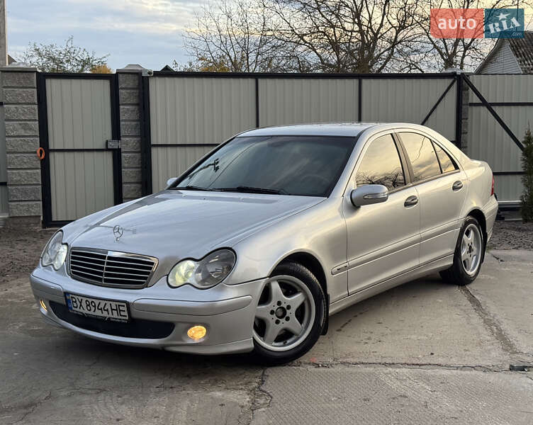 Седан Mercedes-Benz C-Class 2004 в Нетешине фото 5 Седан Mercedes-Benz C-Class 2004 в Нетешине