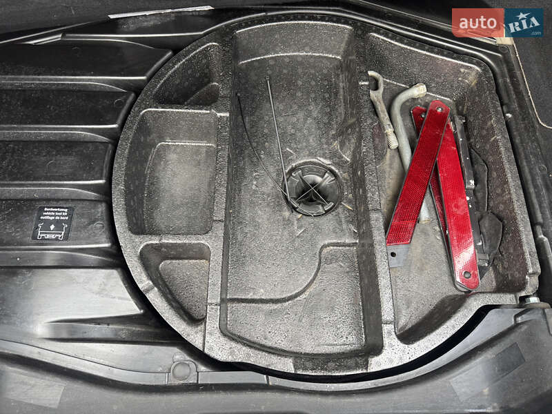 Седан Mercedes-Benz C-Class 2004 в Нетешине фото 23 Седан Mercedes-Benz C-Class 2004 в Нетешине