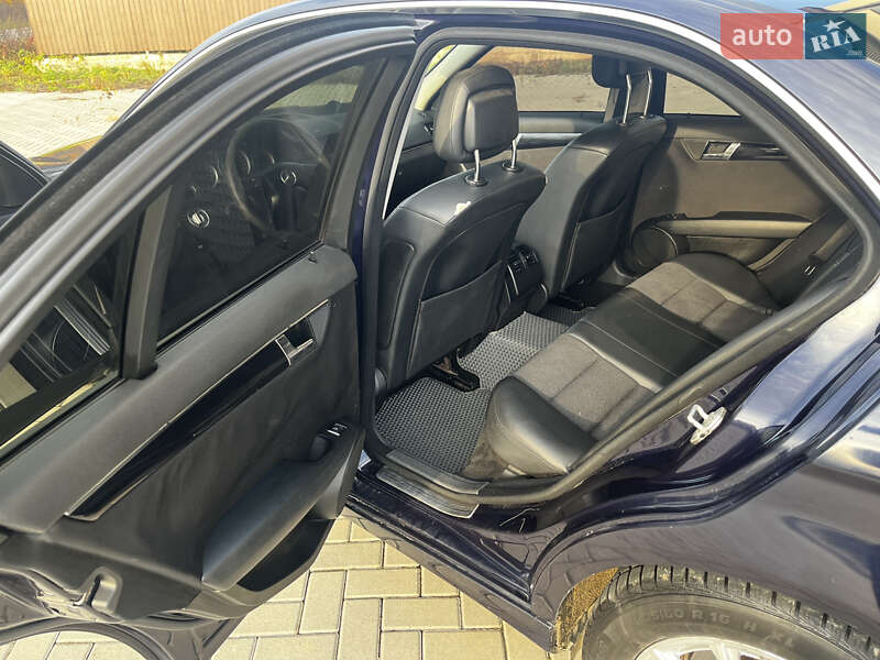 Седан Mercedes-Benz C-Class 2010 в Тячеві