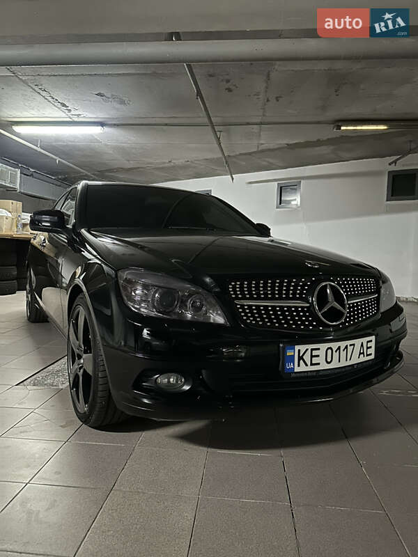 Седан Mercedes-Benz C-Class 2008 в Днепре