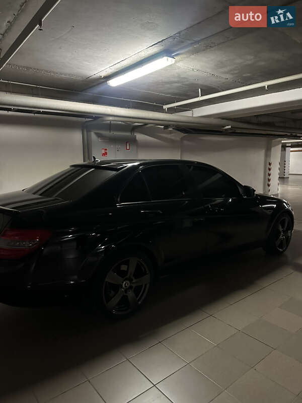 Седан Mercedes-Benz C-Class 2008 в Днепре