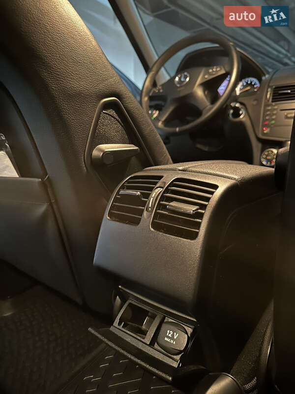 Седан Mercedes-Benz C-Class 2008 в Днепре