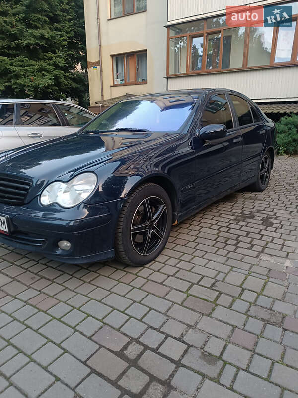 Седан Mercedes-Benz C-Class 2005 в Ровно фото 8 Седан Mercedes-Benz C-Class 2005 в Ровно