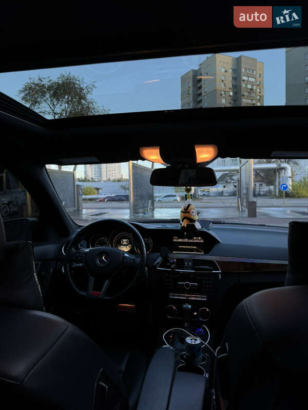 Седан Mercedes-Benz C-Class 2012 в Днепре