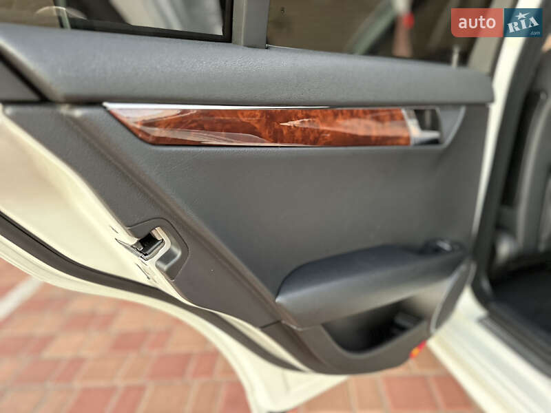 Седан Mercedes-Benz C-Class 2008 в Одесі фото 40 Седан Mercedes-Benz C-Class 2008 в Одесі