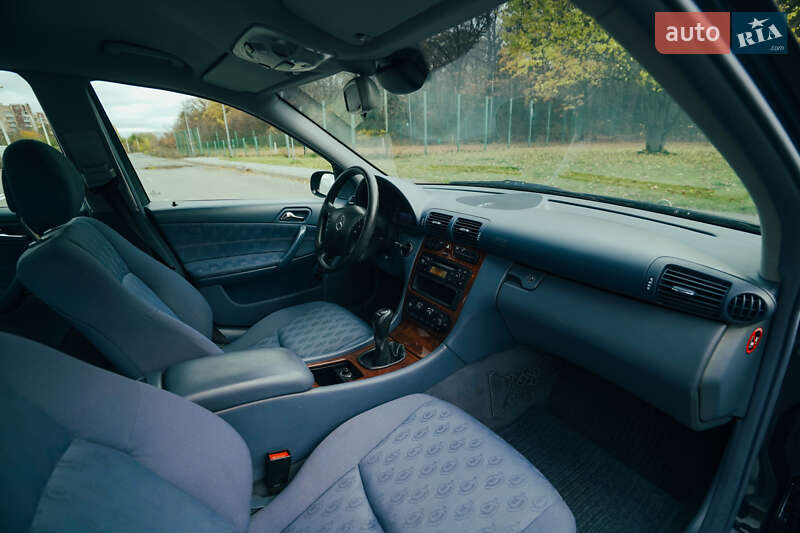 Седан Mercedes-Benz C-Class 2003 в Харкові фото 26 Седан Mercedes-Benz C-Class 2003 в Харкові