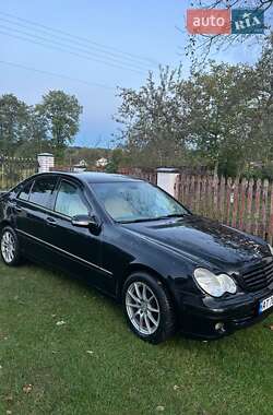Седан Mercedes-Benz C-Class 2005 в Івано-Франківську