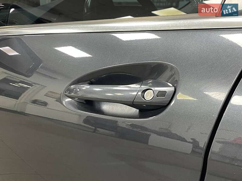 Універсал Mercedes-Benz C-Class 2013 в Києві