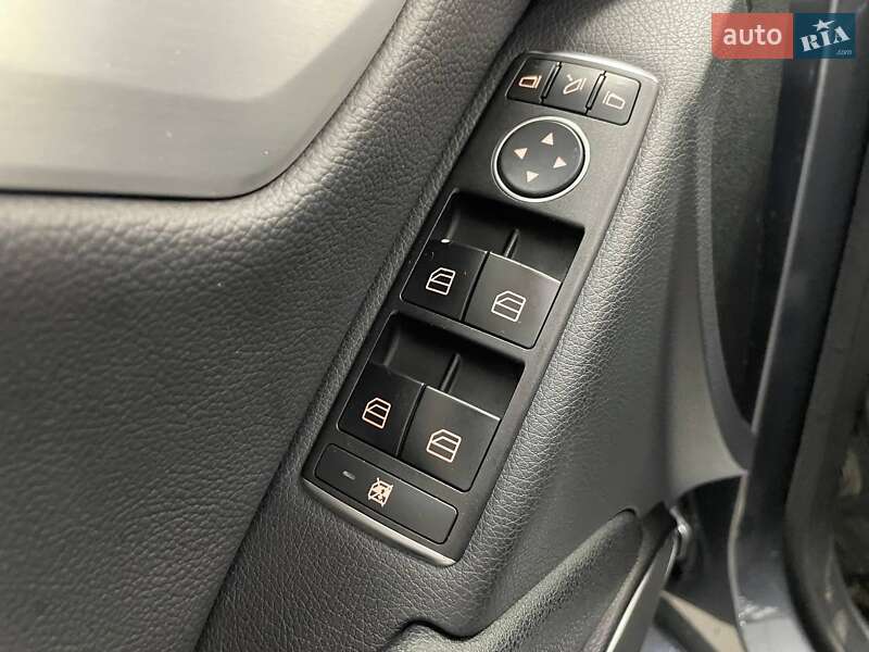 Універсал Mercedes-Benz C-Class 2013 в Києві
