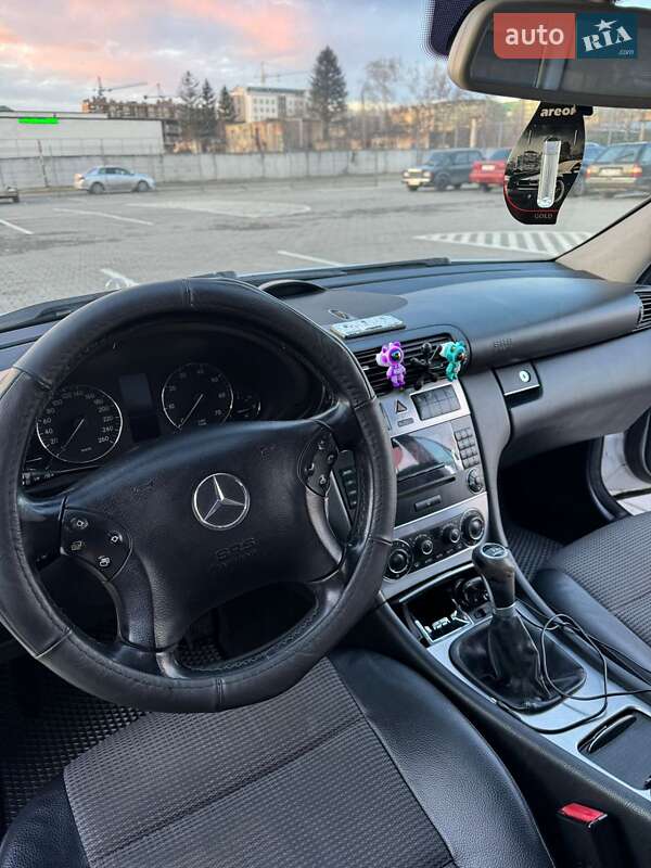 Седан Mercedes-Benz C-Class 2004 в Черновцах фото 15 Седан Mercedes-Benz C-Class 2004 в Черновцах